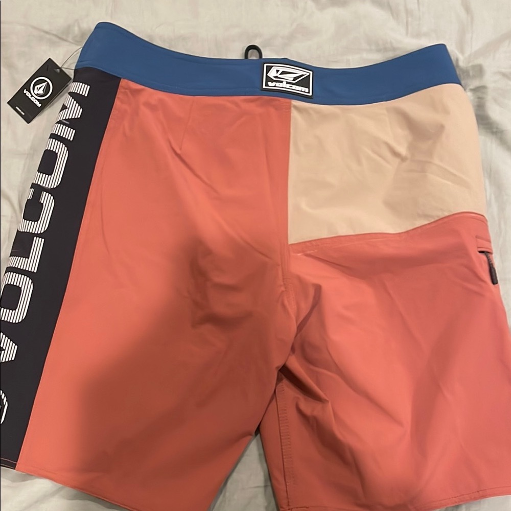 Volcom Men's Multi-Color Swim Shorts - Picture 5 of 5